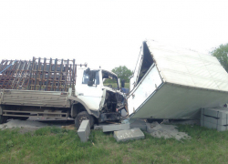 После чудовищной аварии под Воронежем образовалась многокилометровая пробка