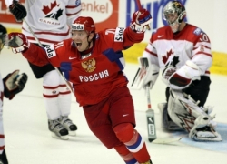 Россия-Канада - кто победит? Сделай свой прогноз на матч и выиграй призы!