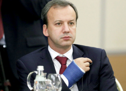 Дворкович в Воронеже удивил Путина сломанной англичанином рукой