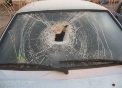 Воронежец разворотил ломом непонравившийся ему автомобиль