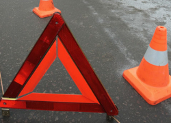 Два человека погибли при лобовом столкновении Hyundai с грузовиком на воронежской трассе