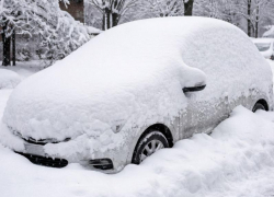 «Объясните малолетним ублюдкам»: детям пригрозили сломать пальцы за рисование снегом на машинах в Воронеже