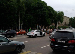 Водитель Lexus снял номера, сбив пешехода на зебре в Воронеже