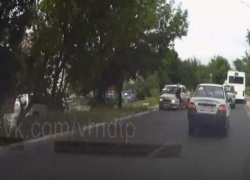 Момент жуткого ДТП с пьяным пешеходом попал на видео в Воронеже
