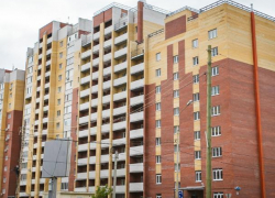 В Воронеже из окна шестнадцатого этажа выпала девушка