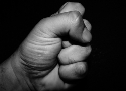 33-летнего мужчину жестоко избили в Северном микрорайоне Воронежа 