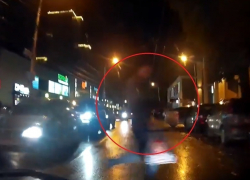 «Бессмертный» пешеход в Воронеже попал на видео