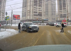 Почему не стоит терять бдительность за рулем, наглядно показал случай в Воронеже 