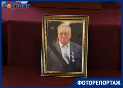 «Человек из народа»: кто пришел проститься с экс-губернатором Ковалевым в Воронеже