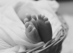 Мертвого младенца нашли в мусорном баке под Воронежем