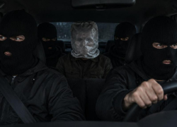 Четверо воронежцев похитили неприятеля и вывезли до границы РФ