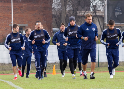 Футболисты пошли на финансовые уступки ради контрактов с "Факелом" после пандемии