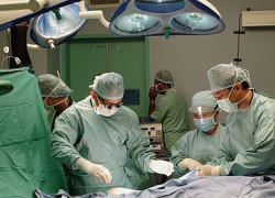 В Воронеже у больницы появилась «Аллея памяти» детским хирургам 