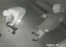 Пытавшихся распилить банкомат воронежцев нашли по следам на снегу