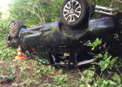 Четыре человека пострадали в перевернувшемся Land Cruiser на воронежской дороге