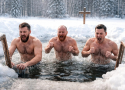 Минздрав Воронежской области предупреждил об опасности зимнего купания