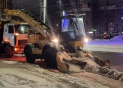 Ночную работу воронежских коммунальщиков показали на видео 