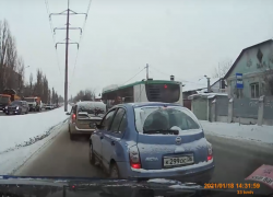 Момент спорного ДТП вызвал острые дискуссии среди воронежцев