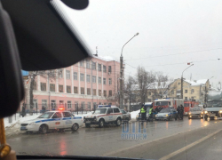 В Воронеже эвакуировали школу после сообщения о бомбе