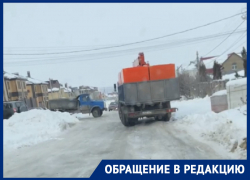 Дорогу из чистого льда показал на видео воронежский автомобилист 