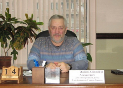 Дети любвеобильного воронежского «единоросса» заработали на двоих миллион