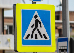 LADA Granta сбила 22-летнюю девушку на пешеходном переходе в Воронеже