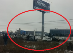 В Сети появилось видео массовой аварии с 3 авто на Остужева