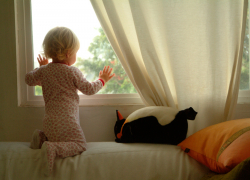 Двухлетний мальчик выжил после падения с 6 этажа в Воронеже