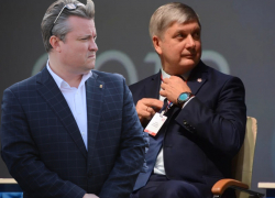 Тотальное недоверие к мэру и губернатору выявили социологи в Воронеже