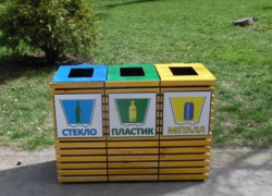 В воронежских парках установили новые урны для раздельного сборы отходов 
