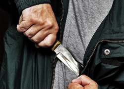 Ночью в Воронеже рецидивист напал с ножом на 20-летнюю девушку