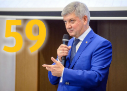 «Блокнот» пожелал губернатору Гусеву в день рождения разорвать нить с украинским доппельгангером
