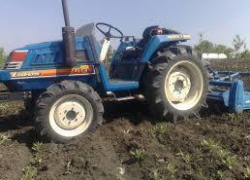 Водитель кроссовера проломил голову после столкновение с трактором под Воронежем 