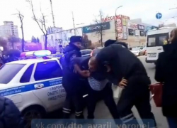 Задержание полицейскими водителя воронежской маршрутки после погони попало на видео