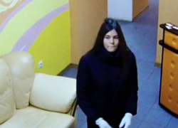 Полиция разыскивает сексуальную брюнетку за серию краж в Воронеже