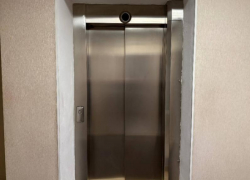 Воронежец провел всю ночь в застрявшем лифте