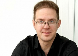 Эксперт-международник и полиглот Владимир Сапунов отмечает 50-летний юбилей в Воронеже