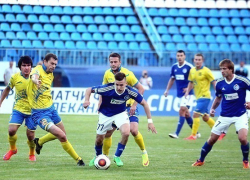 Воронежский "Факел" победил во Владивостоке, играя тайм в меньшинстве