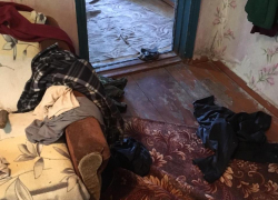 Изрезанный труп воронежца нашли в припаркованной у дома  машине