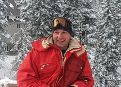 Воронежский полицейский «не узнал себя» на видео, где подполковник полиции справляет «нужду» на детской площадке