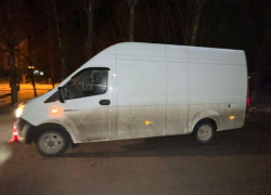 Престарелый пешеход погиб под колесами фургона в Воронежской области