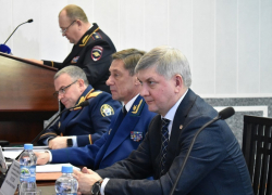 Гусев пролонгировал войну с воронежскими чиновниками-коррупционерами