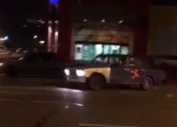 Громкий дрифт ВАЗа на парковке в Воронеже попал на видео