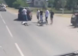Двое подростков врезались во внедорожник перед кладбищем в Воронежской области
