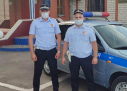 Успеть за 40 минут: полицейский дуэт из Воронежа домчал отчаявшуюся семью с трассы до вокзала 