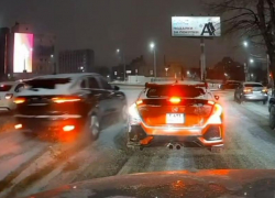 «Король дороги» на машине без номеров попал на видео в Воронеже