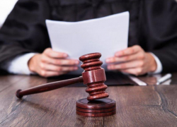 Юношу приговорили к семи годам колонии за изнасилование 50-летней женщины в Воронежской области