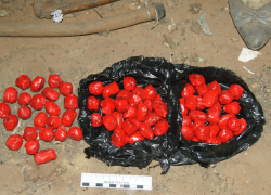 Воронежец с двумя иностранцами торговал героином