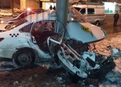 Чудовищные снимки с места смертельного ДТП с такси опубликовали воронежцы