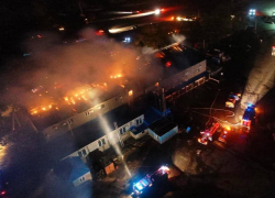 Горящую гостиницу на М-4 «Дон» сфотографировали с воздуха в Воронежской области